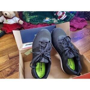 Reebok size 7 RB249 Athletic work shoes worn one time